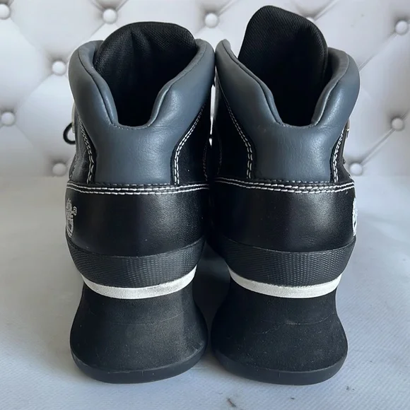 Timberland Women’s Genuine Leather Boots Size 10 Logo Color Black/Gray - Picture 4 of 8